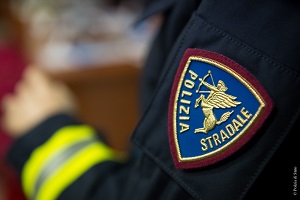 polizia stradale Tre arresti per furto di pacchi Amazon