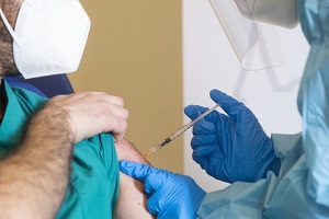 Arrivate in Lombardia 94.770 dosi: vaccinazioni dal 31/12