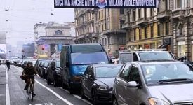 Ciclabili: striscione fraintendibile di Forza Italia e Maran ringrazia