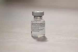 Vaccino atteso in Lombardia dal 15 gennaio