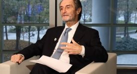 Fontana: Lombardia può evitare altre restrizioni Fontana: 19/20 rischio fuga dal Nord Fontana: divieto a spostamenti fra comuni a Natale fatto Lunare