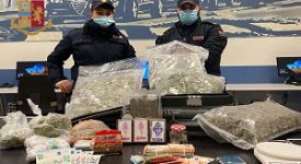 Fermato con 5 kg di droga e 5.000 euro