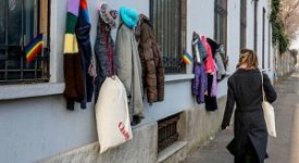 Muro gentilezza: donate 10 tonnellate indumenti