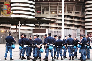 Insulti razzisti e saluto romano a San Siro: 2 Daspo da 5 anni Deferiti all’Autorità Giudiziaria due tifosi interisti