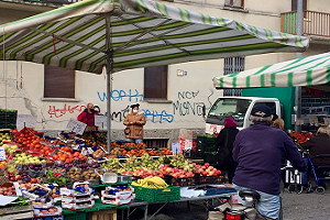 Avvia le procedure per il rinnovo delle concessioni nei mercati scoperti