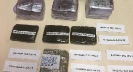 Contrassegnava l'hashish con le immagini di calciatori: arrestato Arrestati due pusher e sequestrati oltre 20 mila euro e 6 etti di hashish