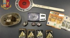 Spacciavano nell’agenzia immobiliare e in taxi