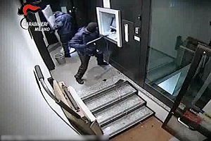 Sgominata banda che assaltava Bancomat