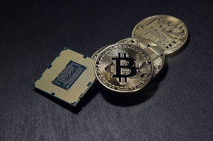 Frenata Bitcoin, salita costante di Ethereum