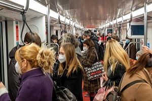 De Corato (FdI): Area C va sospesa per evitare assembramenti sui mezzi