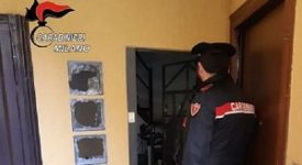 Cercano di bruciare vivo un egiziano che non paga l'affitto