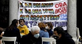 Occupato il Piccolo Teatro