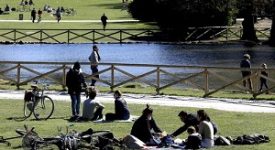 I milanesi anticipano il picnic di pasquetta