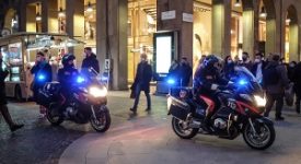 Quattro daspo a nordafricani per disordini in piazza Mercanti Rissa tra giovani nelle vie del centro