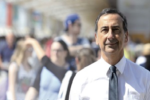 Centrodestra: Sala in campagna elettorale complice dei centri sociali