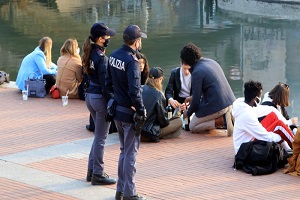 Domenica rossa: poca gente in Darsena e centro