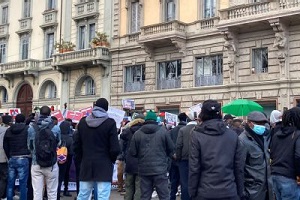 Proteste della comunità Senegalese per l'arresto di Ousmane Sonko