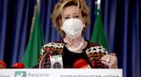 Ritardi nei vaccini: Moratti attacca Aria