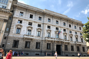 All'asta quattro immobili comunali
