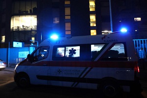 Uccide la figlia e tenta il suicidio