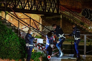 Ponte Martesana: PM indaga per omicidio colposo Morto l'uomo caduto dal ponte sulla Martesana. Il messaggio di Sala