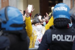 Corteo Io apro: 80 denunce