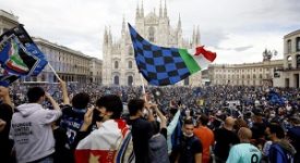 Scontro Sala - Moratti sugli assembramenti di domenica Scontro Sala - Moratti sugli assembramenti di domenica Fratelli d'Italia: assembramenti prevedibili Sala e Scavuzzo inerti