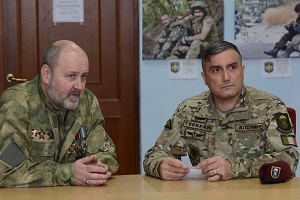 Il Presidente dell'EPA Giulio Festa (SX) con il Colonnello Alexander Denisov responsabile del programma di sostegno ai veterani ad una recente riunione a Kiev, Ucraina