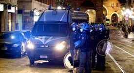 Rivolta contro la Polizia alle colonne di San Lorenzo
