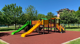 Nuova area giochi al Parco delle Crocerossine