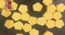 Arrestato spacciatore di pastiglie di anfetamina marchiate Bitcoin