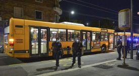 5 nordafricani tentano di dirottare autobus Danneggia autobus e minaccia autista