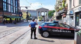 Rissa con bottiglie contro CC alla Darsena