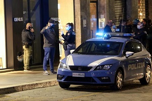 Bar aperto alle due di notte: chiuso per 30 giorni