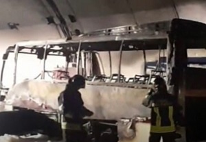Bus incendiato a Varenna: Consiglio regionale attribuisce riconoscimento a Mauro Mascetti e Giovanni Lo Dato