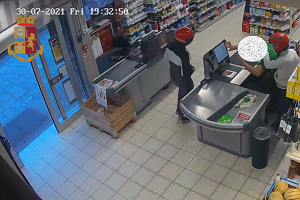 Arrestati dopo una rapina in comasina