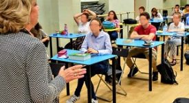 Scuole nel caos per la sospensione dei docenti no-vax E' davvero da demolire il modello educativo italiano?