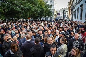 5.000 no green pass manifestano a Milano