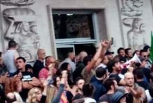 Attacco alla Cgil
