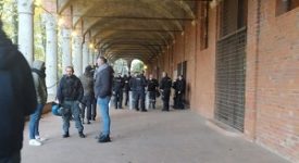 Sgomberati e denunciati studenti che occupavano aule alla Statale
