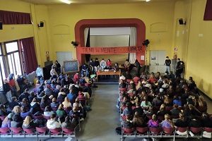Studenti occupano l'aula magna del Liceo Manzoni