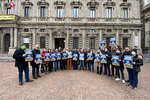 Flash Mob di Fratelli d’Italia in piazza della Scala