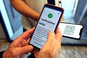 Green pass: 21 multati in un ristorante Entra alla Games Week con green pass non suo: denunciato youtuber