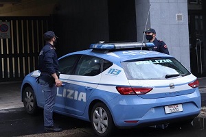 Oppiacei per malati cancro a tossicomani: medico arrestato