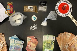 La Polizia arresta 5 pusher