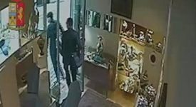 Rapina in via della Spiga