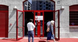Al freddo con figlio 13 anni: l'aiuta Caritas