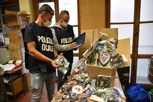 Sequestrate 13.000 mascherine irregolari