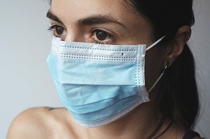 La divisa va sempre onorata: inappropriate FPP2 rosa per la Polizia