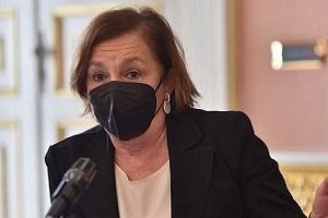 Lamorgese: invia agenti ma nega legami fra violenza e immigrazione